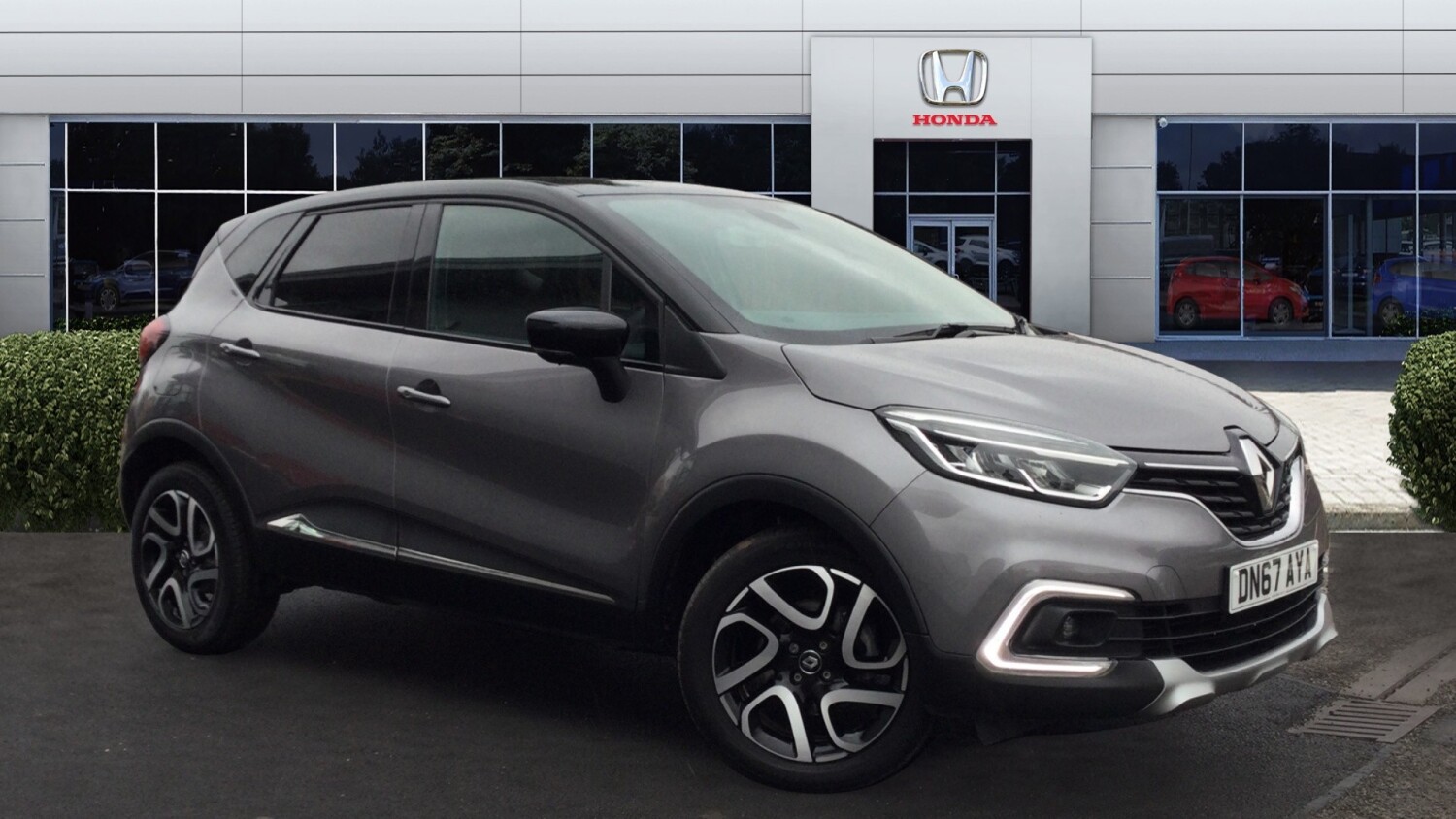Used Renault Captur 1.2 TCE 120 Dynamique S Nav 5dr EDC Petrol